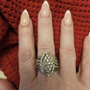Elegant Gold and Silver Women's Ring